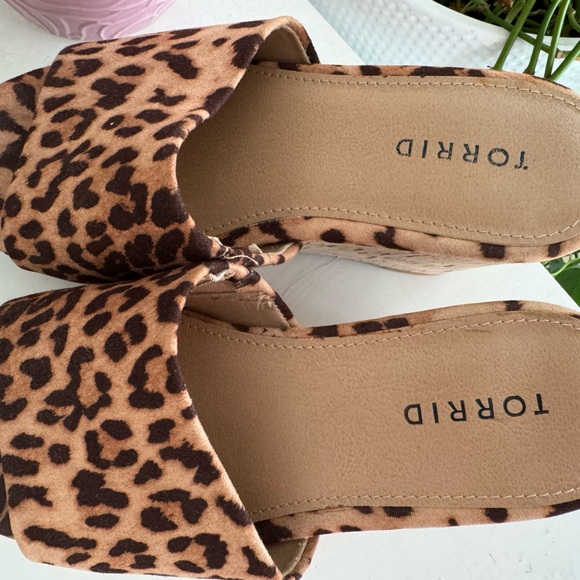 Torrid wedges - Picture 3 of 5